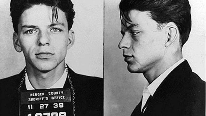 Frank Sinatra était régulièrement dans le collimateur des autorités...