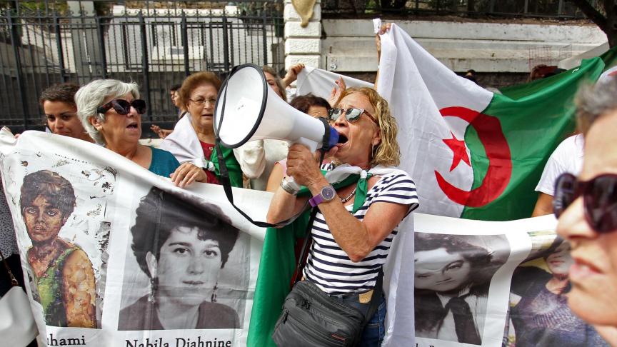 Des milliers de manifestants ont battu le pavé à Alger, réclamant inlassablement la fin d’un régime opaque.