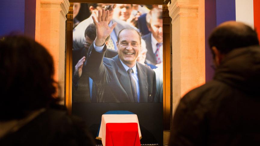 Le cercueil de Jacques Chirac, exposé aux Invalides ce dimanche 29 septembre.