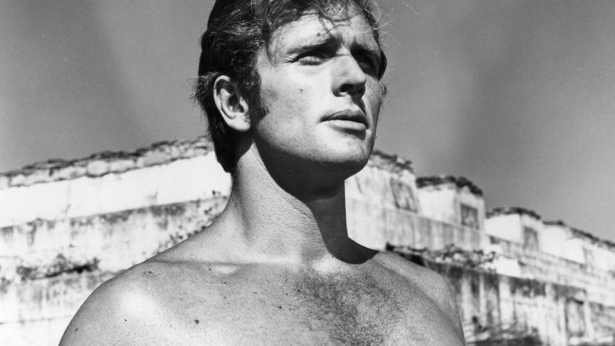 Ron Ely est connu pour avoir interprété le rôle de «
Tarzan
» dans les années 60.