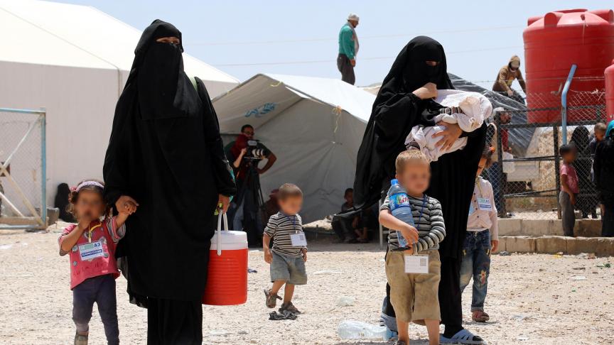 Femmes et enfants de combattants djihadistes - tués ou emprisonnés - ont été regroupés dans le camp surpeuplé d’Al-Hol, tenu par les Kurdes près de la frontière irakienne, où s’entassent plus de 70.000 personnes.