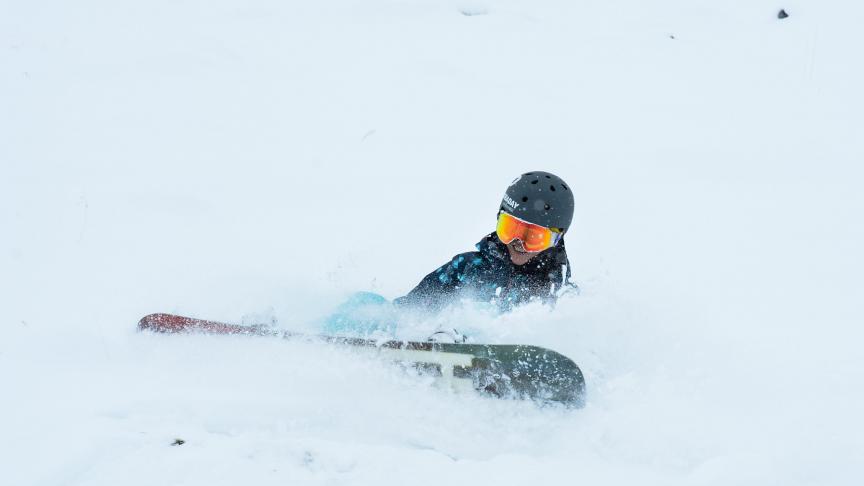 Grâce à une chute de neige, le parc Xinjiang Altay Mountain en Chine a officiellement ouvert sa saison de ski d’hiver.