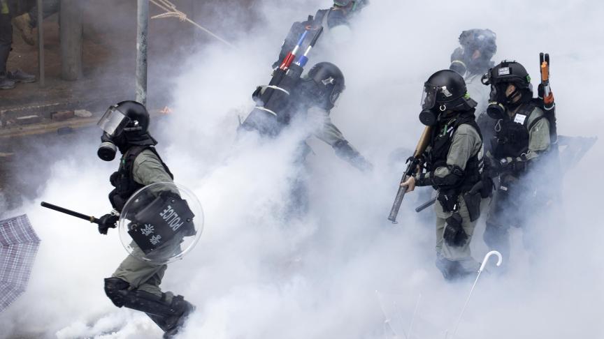 À Honk-Kong, les tensions continuent entre manifestants et forces de l’ordre.