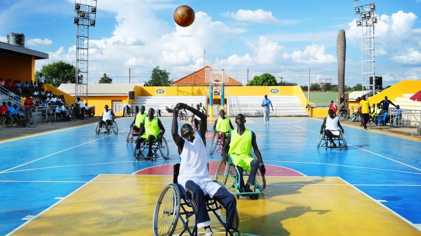 Peter Bol joue au basket depuis dix ans. Il est animateur de communauté dans le camp de déplacés n° 3 de Djouba.