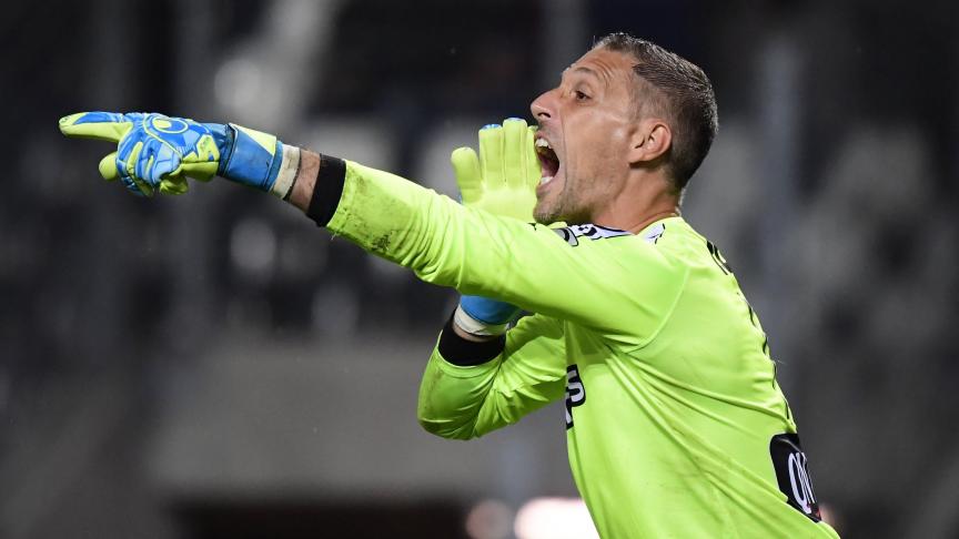 CHARLEROI, BELGIUM - OCTOBER 4 :  Nicolas Penneteau goalkeeper of Charleroi shouts during the Jupiler Pro League match between Sporting Charleroi and RSC Anderlecht  on October 04, 2019 in Charleroi, Belgium, 4/10/2019 ( Photo by Peter De Voecht / Photo News