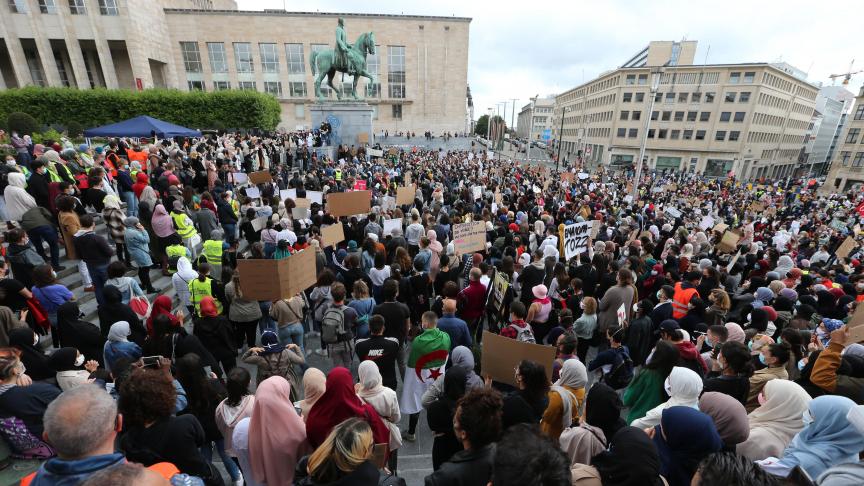 BRUSSELS HIJABIS FIGHT BACK PROTEST