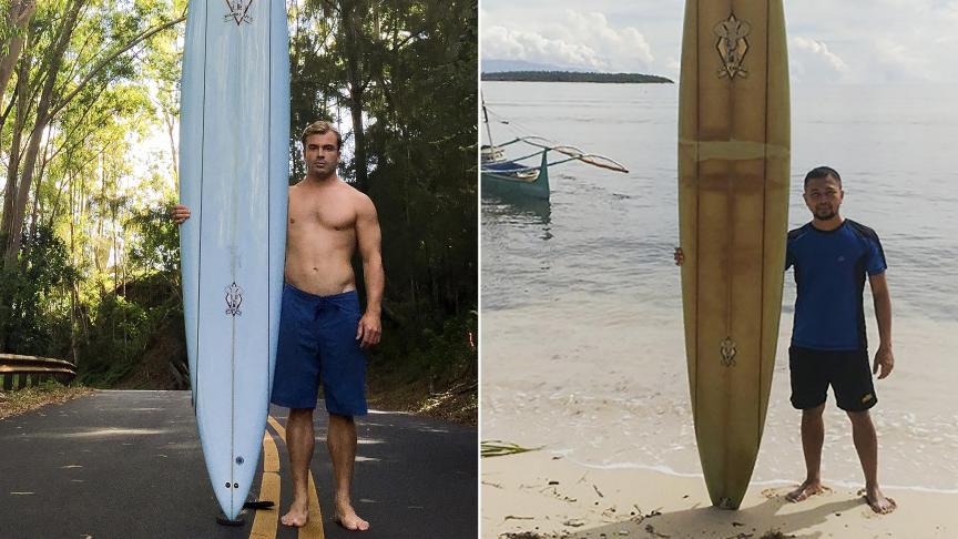 À gauche, Doug Falter qui pose avec sa planche en 2015 à Hawaï. À droite, Giovanne Branzuela avec cette même planche, aux Philippines en 2020
!