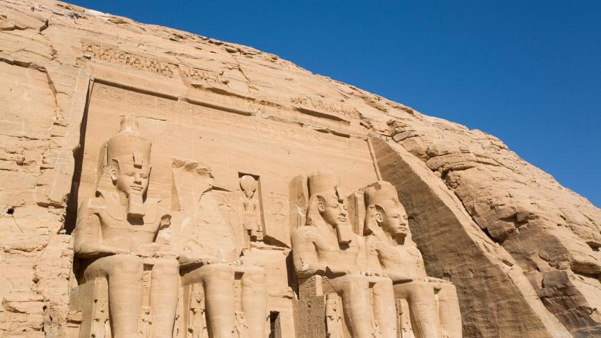 Les temples d’Abou Simbel ont été construits par le pharaon Ramsès II (XIX
e
 dynastie égyptienne) vers 1260 av. J.-C.