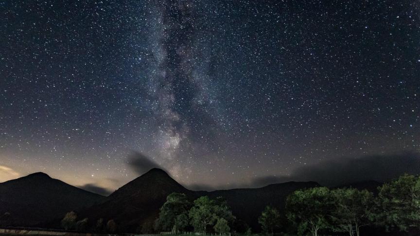 La galaxie Milky Way quelque part au-dessus du Lake District, aux États-Unis. Sublime
!