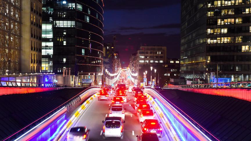 Avec un droit de circulation jusqu’à 6 euros par jour et une taxation supplémentaire par kilomètre parcouru, la Région bruxelloise veut clairement dissuader les automobilistes de rouler dans la capitale. Le projet est fortement décrié.