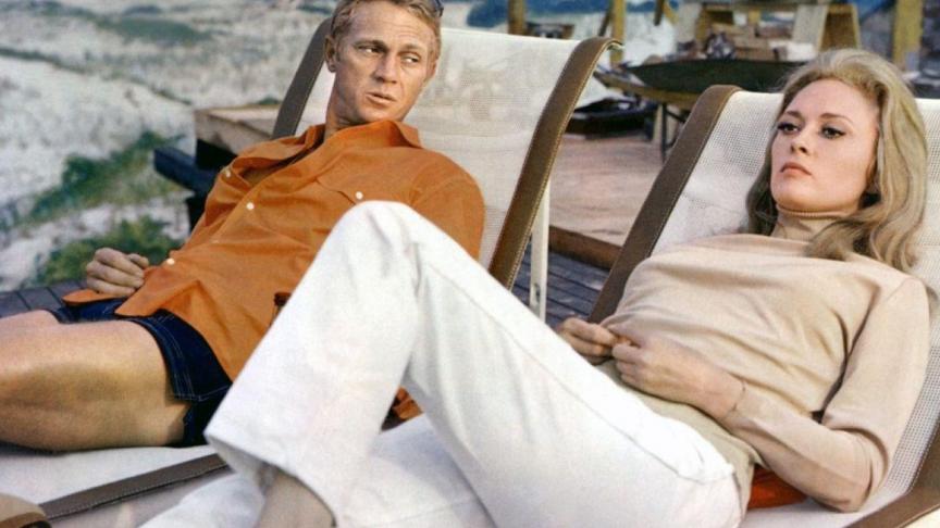 Steve McQueen et Faye Dunaway, inoubliables dans la V.O. du film.