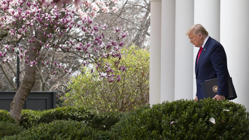 Le président républicain Donald Trump quittant la Maison-Blanche pour aller donner une conférence, le 13 mars dernier.