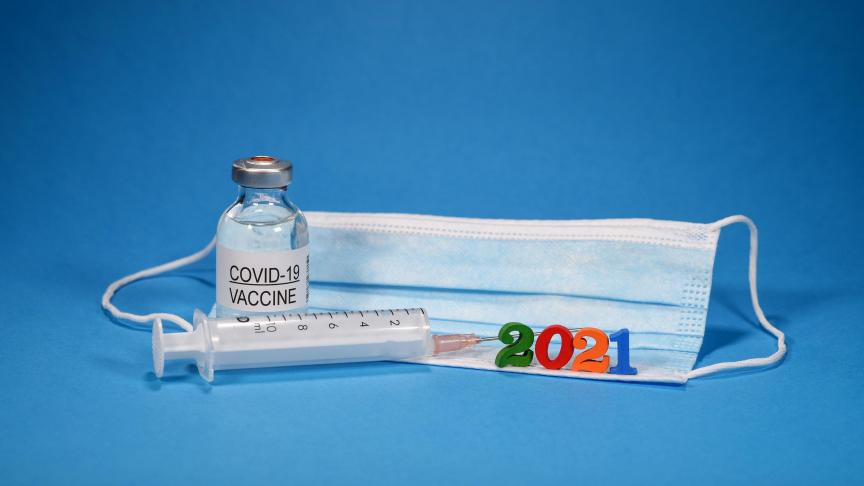 Ce serait une première mondiale dans l’histoire de la recherche médicale si le corps scientifique parvenait à sortir ce vaccin l’an prochain.