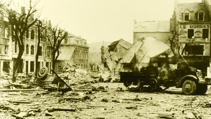 Bastogne ravagée par un mois de combats intenses.