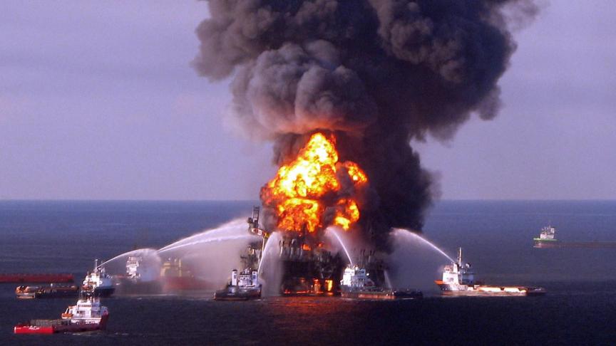 L’écocide pourrait sanctionner les responsables d’événements comme l’explosion de la plate-forme pétrolière Deepwater Horizon, en 2010.