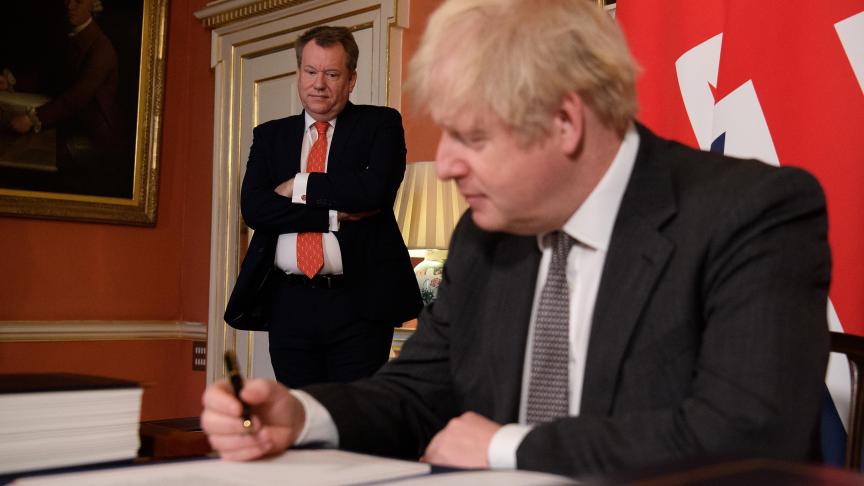 David Frost, le négociateur en chef côté britannique, aux côtés de Boris Johnson lors de la signature