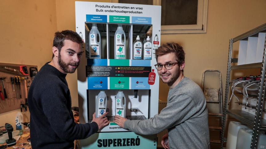 Arthur et Olivier ont lancé Eco Tap ensemble : du savon au distributeur en passant par les bouteilles, tout est local et zéro déchet.