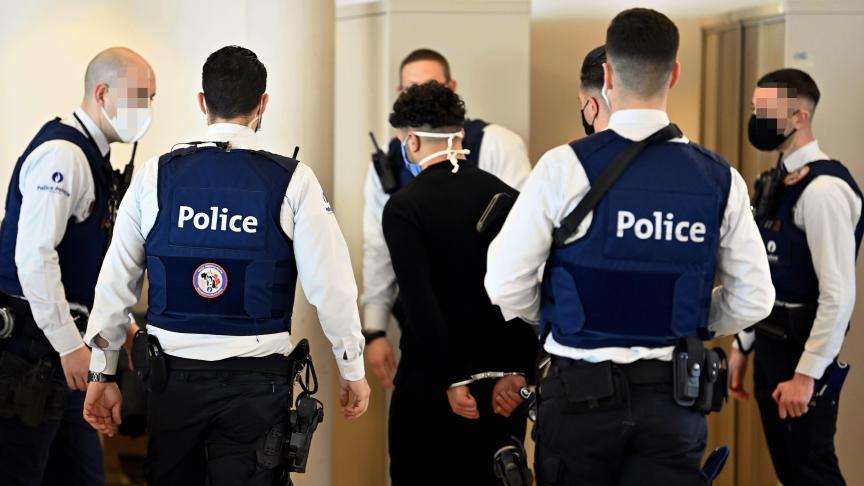 La chambre des mises en accusation de Liège a renvoyé le jeune suspect devant les assises.