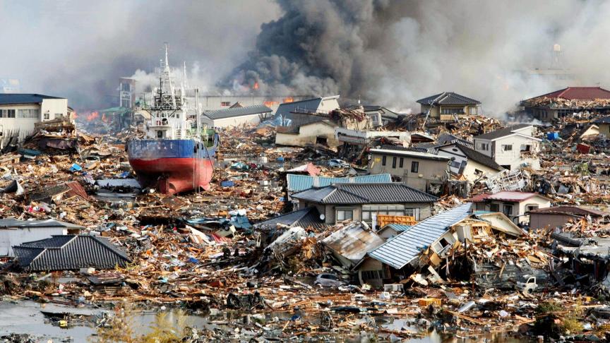 Le séisme a provoqué un tsunami dévastateur. Les dégâts ont été estimés à 210 milliards de dollars.