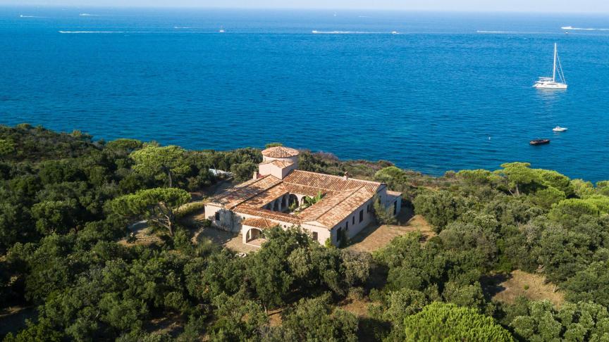 La vente de la villa de Bernard Tapie Saint-Tropez pourait rapporter aux curateurs liégeois autour de 700.000 euros d’honoraires, mais c’est une exception rare. © Photo News.