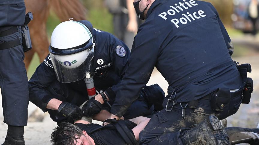 Les violences policières et le profilage en Belgique préoccupent un comité de l’ONU.