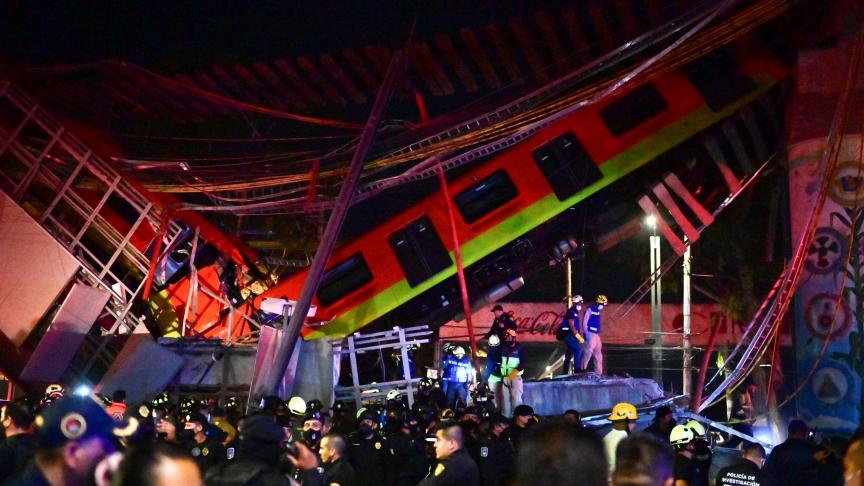 TOPSHOT-MEXICO-ACCIDENT-TRAIN (2)