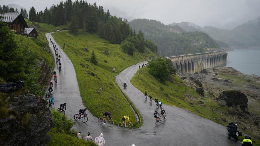 Neuvième étape du Tour de France avec départ à Cluses et arrivée à Tignes.