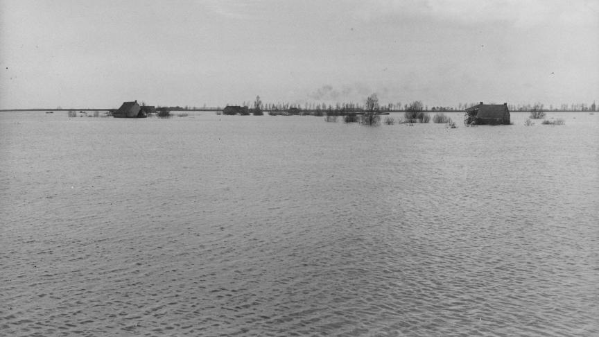 En janvier 1953, la tempête, accompagnée d’une forte marée haute, a submergé la commune de Melsele, en Flandre orientale.