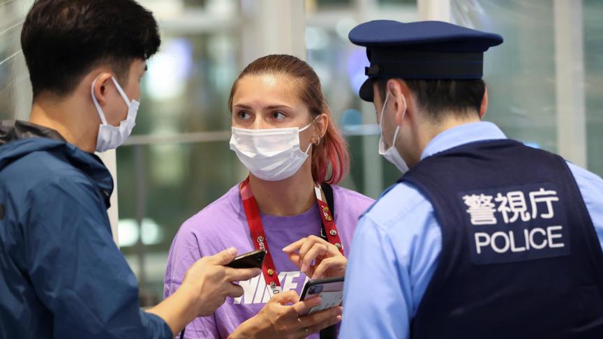 Krystsina Tsimanouskaya a été conduite de force à l’aéroport de Tokyo, où elle a pu se mettre sous la protection de la police japonaise.