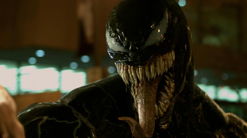 Tom Hardy sous les traits de Venom, dans un film qui ne se prend pas au sérieux.