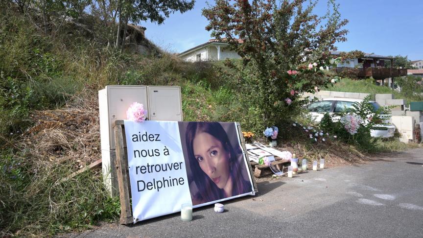 Le lieu où la jeune femme a disparu, du côté de Cagnac-les-Mines, est régulièrement fleuri.