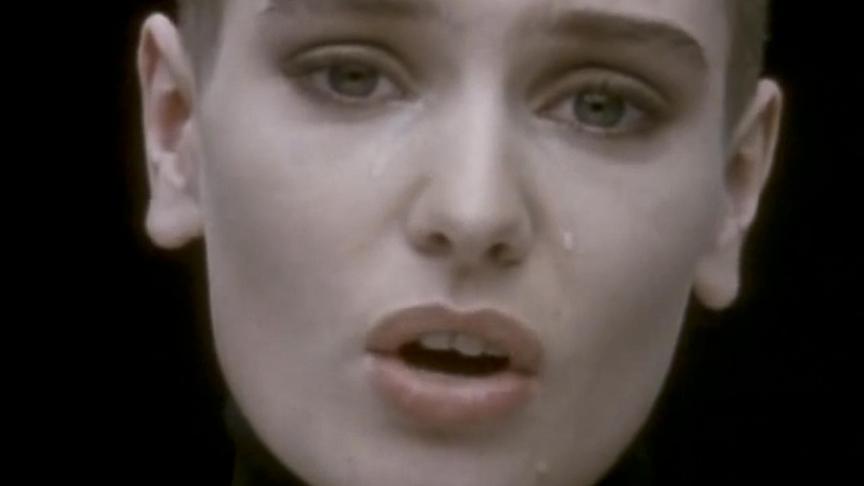 Sinéad O’Connor dans son clip «Nothing Compares 2U»