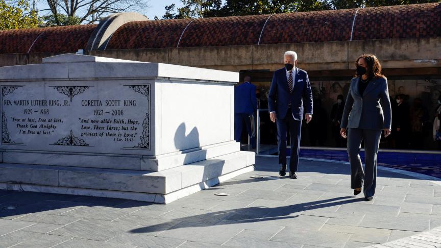 Lors de leur visite à Atlanta, le président américain Joe Biden et la vice-présidente Kamala Harris se sont receuillis devant les tombes de Martin Luther King et de Coretta Scott King.