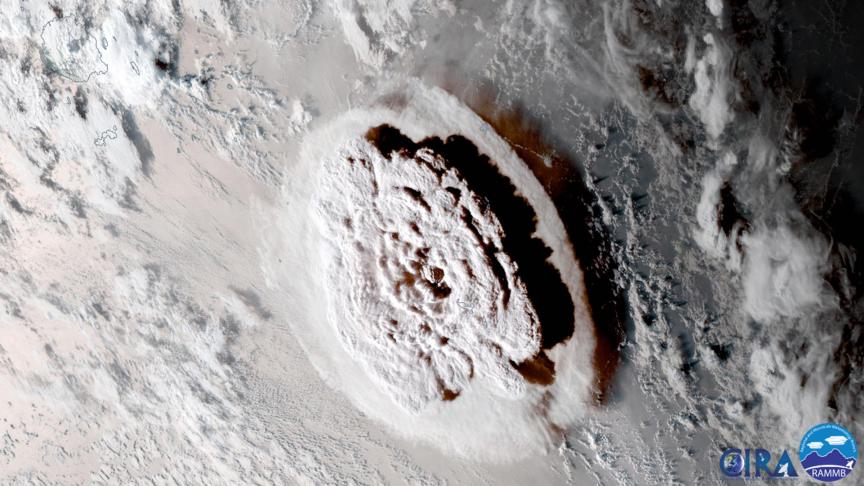 Une image satellite de l’éruption du volcan.