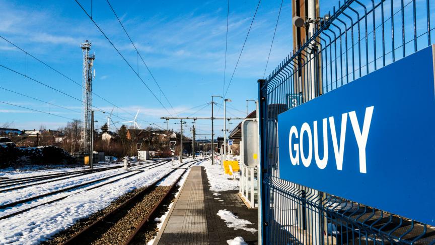 La gare de Gouvy et son antenne relais.