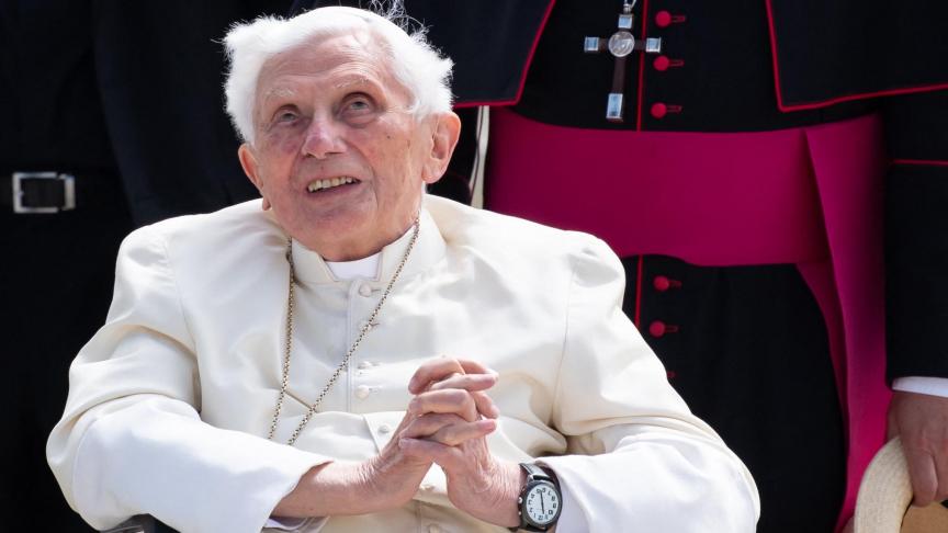 Le cardinal Joseph Ratzinger, avant qu’il ne devienne pape, n’a pas agi pour empêcher des abus de la part d’ecclésiastiques, ont affirmé les auteurs du rapport.