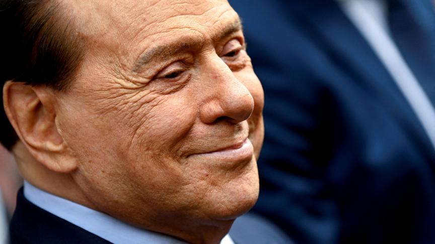 Silvio Berlusconi - ici en octobre dernier -, a finalement accepté de faire un pas en arrière.