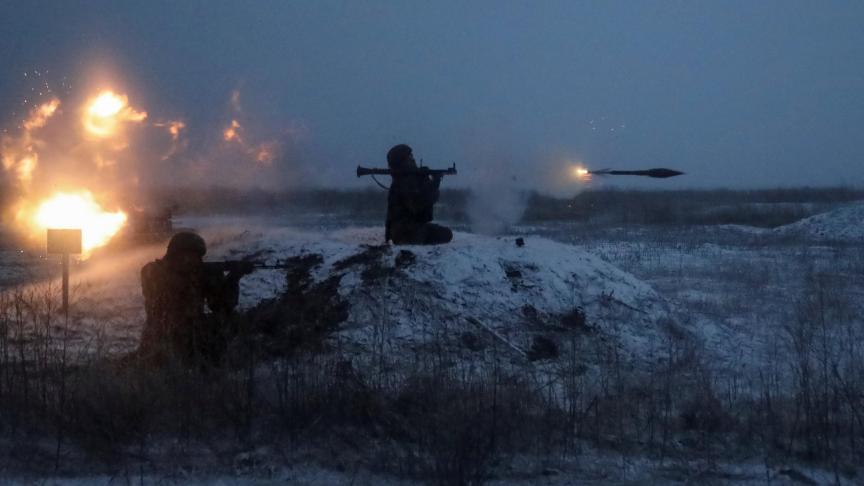 Des soldats russes s’entraînent à tirer au lance-roquettes, le 21 janvier, dans la région de Rostov: une musculation réciproque pour peser sur les efforts diplomatiques.