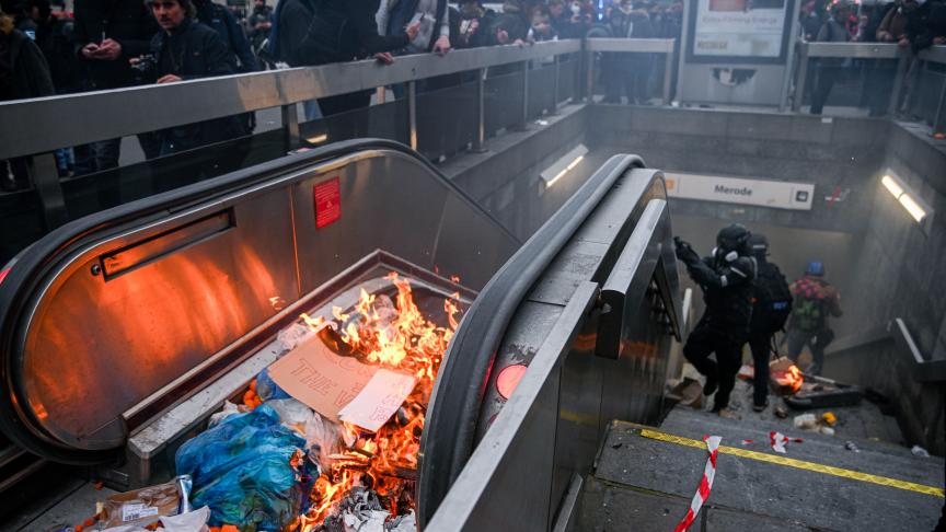 Les manifestations à Bruxelles le week-end dernier pour demander la fin des mesures sanitaires se sont transformées en affrontements entre les casseurs et la police.