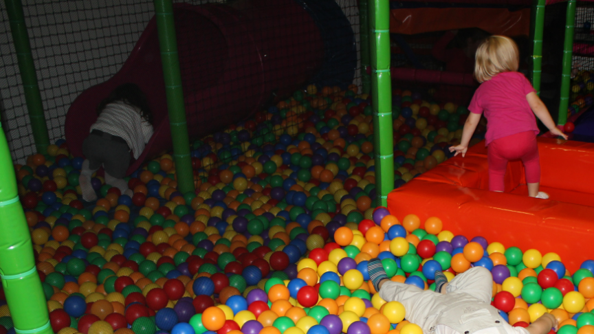Toboggans, châteaux gonflables, boules: tout était prétexte à s’amuser ce week-end pour les enfants.