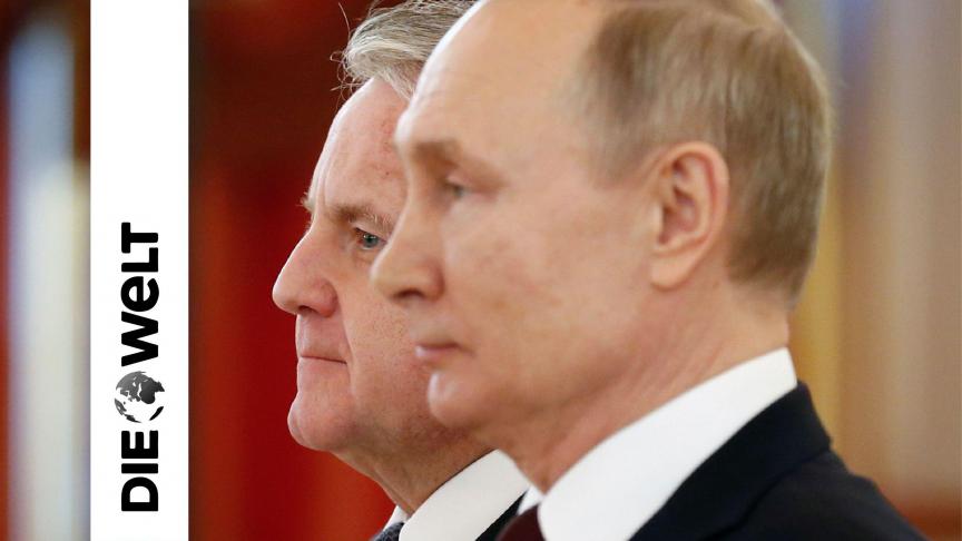 Vladimir Poutine et John Sullivan, l’ambassadeur américain en Russie.