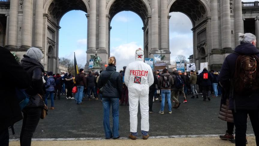 Manifestation à Bruxelles le 9 janvier: une convergence de mouvements dénonçant une «dictature sanitaire».