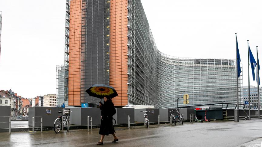 Le Berlaymont et ses alentours quasi déserts: L’horeca trinque, et avec lui tout le périmètre.