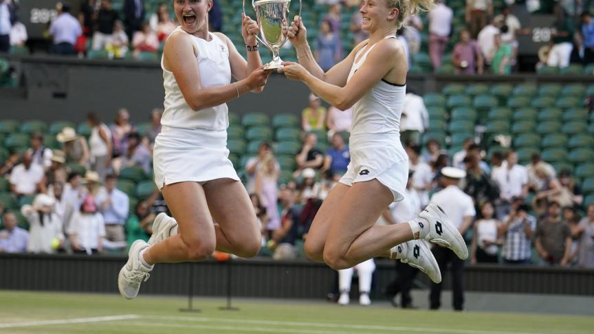 Barbora Krejcikova et Katerina Siniakova ont remporté la finale du double féminin au quatorzième jour de Wimbledon.