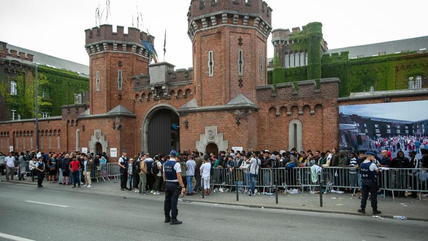 Cet été, le Petit Château était à la fois la porte d’entrée pour démarrer une procédure de demande d’asile en Belgique ainsi qu’un centre d’hébergement temporaire.