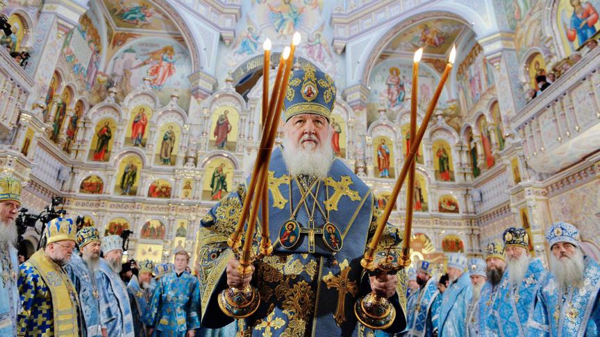 Le patriarche Kirill – ici, célébrant un office à Minsk –, à la tête de l’Eglise orthodoxe russe, fait des déclarations d’allégeance au Kremlin.