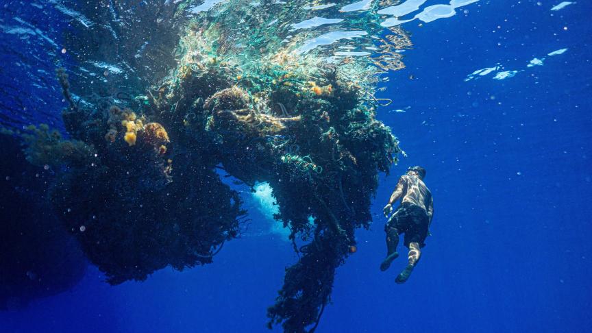 Plus de 10 millions de tonnes de plastique sont déversées chaque années dans les océans.