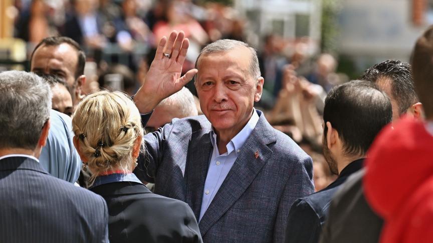 Recep Tayyip Erdogan se rendant au bureau de vote, ce dimanche.