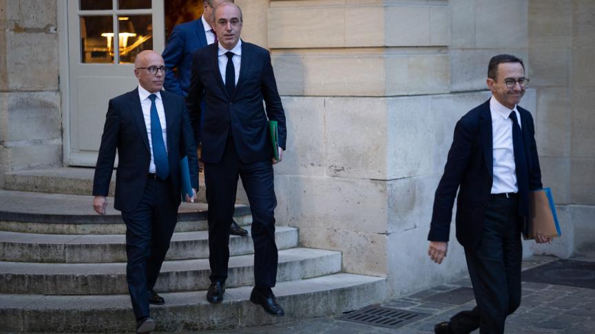 Le président de LR, Eric Ciotti (à gauche), et ceux des groupes parlementaires, Olivier Marleix et Bruno Retailleau, cherchent à ressouder leurs rangs sur le dos du président.
