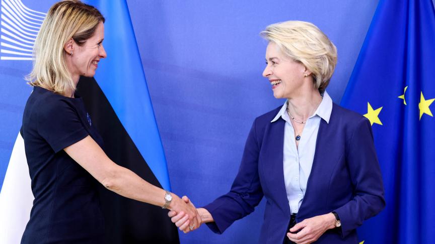 La Première ministre estonienne Kaja Kallas espère que la Commission viendra avec une proposition pour que les avoirs russes gelés servent à la reconstruction de l’Ukraine plutôt que l’argent du contribuable européen.